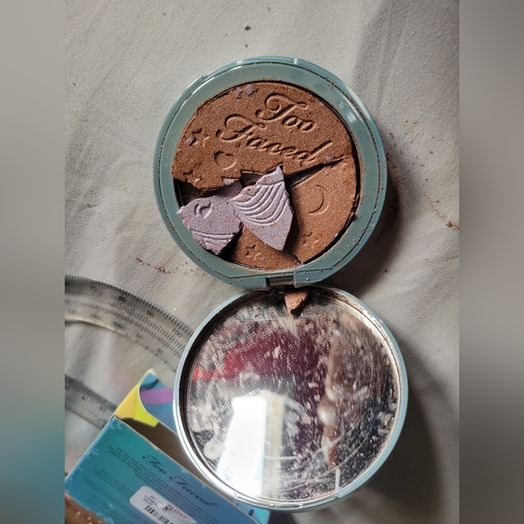 Makeup - Picture 2 of 3